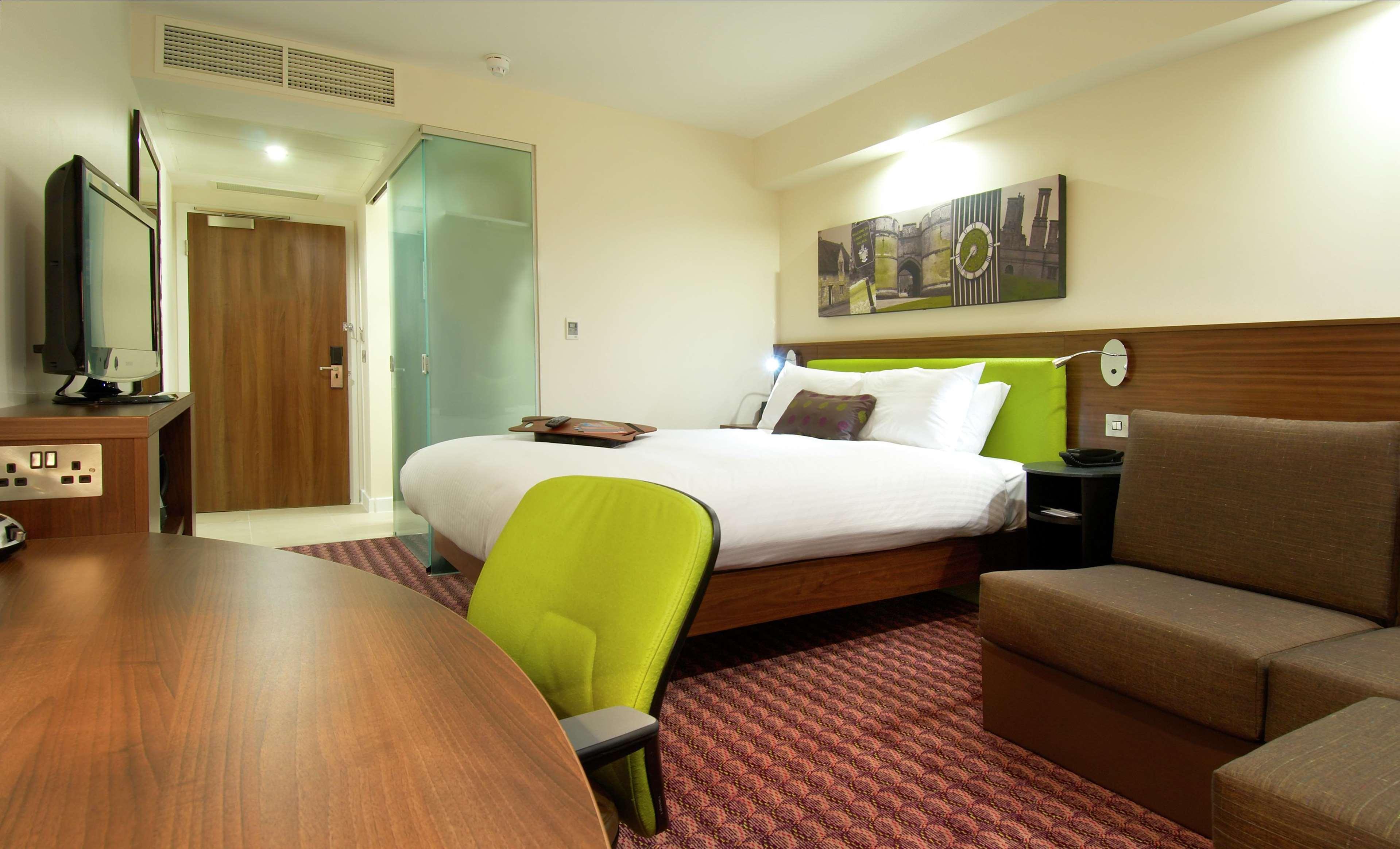 Hampton By Hilton Corby Hotel Szoba fotó
