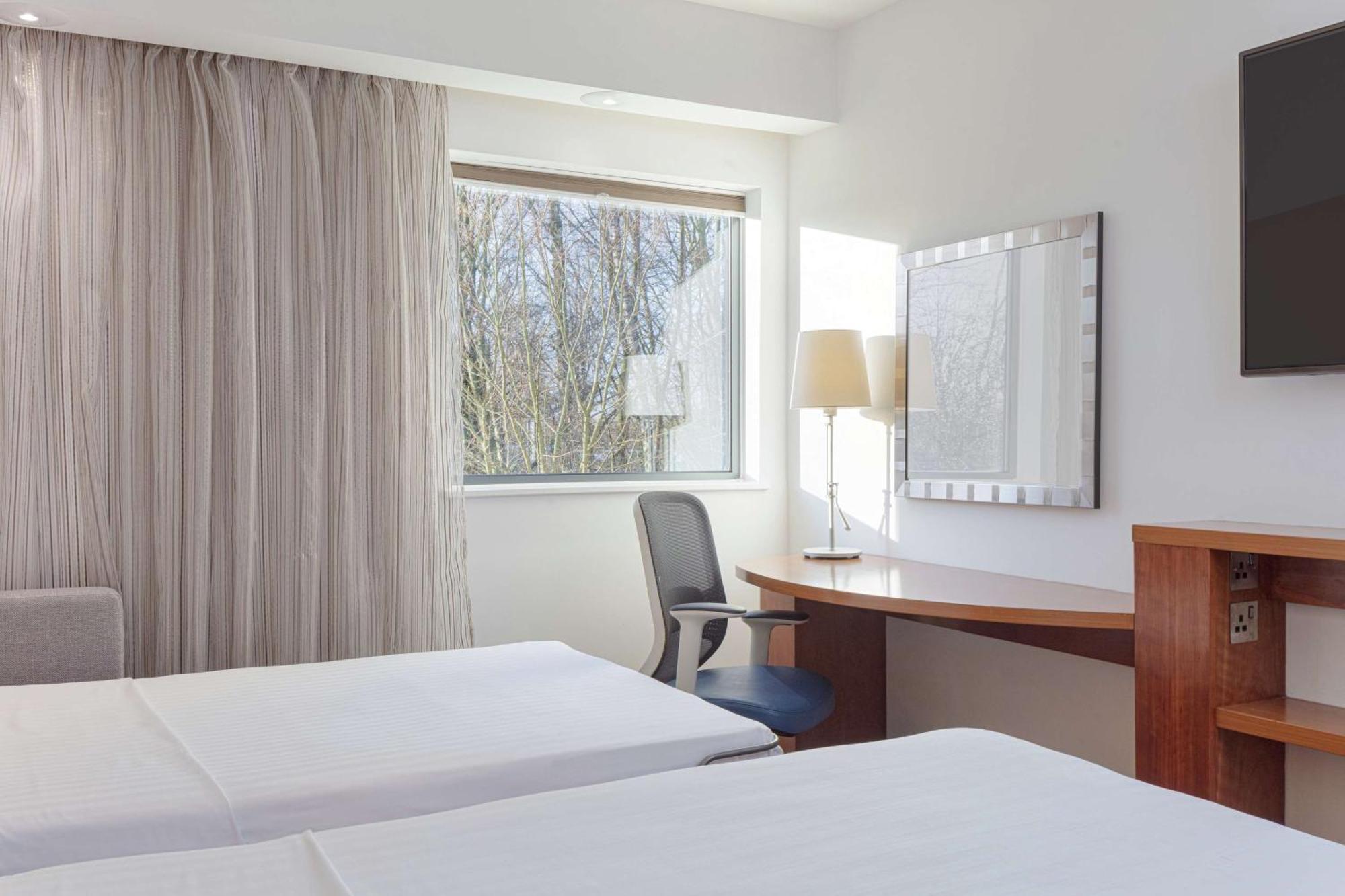 Hampton By Hilton Corby Hotel Kültér fotó